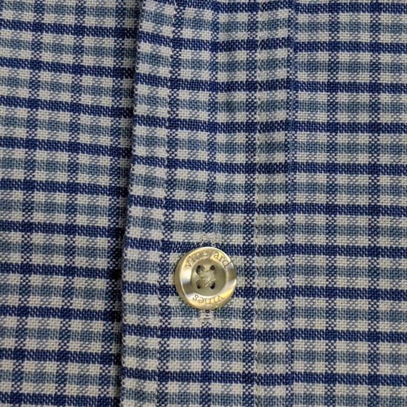 Vineyard Vines Boys Size Large (16) Button Down - Picture 8 of 8